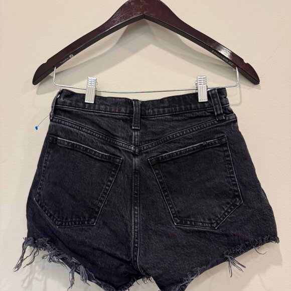 Abercrombie & Fitch Black Denim Mom High Rise Shorts Distressed Raw Hem Size 25 - Picture 6 of 6